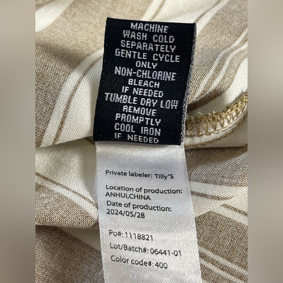 Tillys RSQ Women’s Stripe Camp Shirt Short Sleeves Size Large - Picture 5 of 8